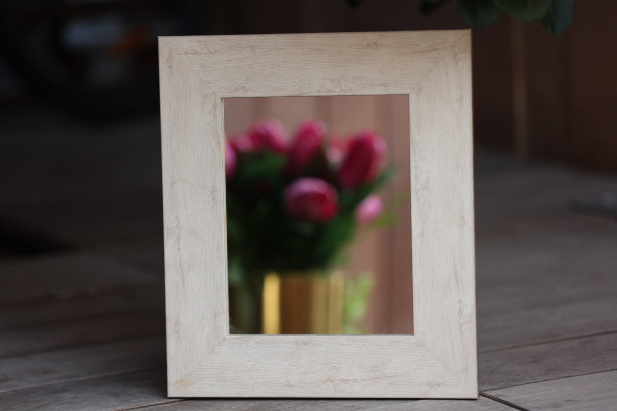 Aaina Series - Cream Texture Border